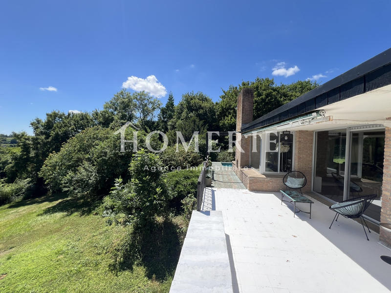 Maison - 215 m² - 7 pièces