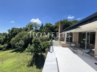 Maison - 215 m² - 7 pièces