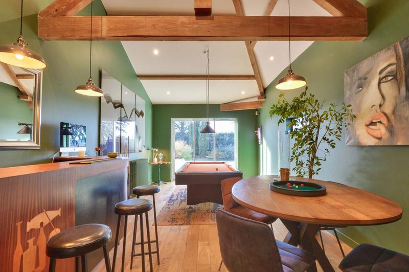 Maison - 285 m² - 6 pièces