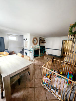 Maison - 90 m² - 5 pièces