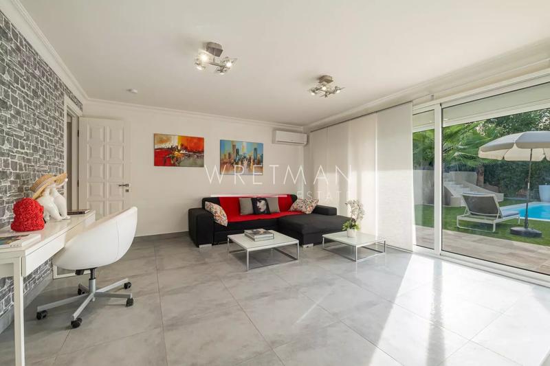 Maison - 200 m² - 6 pièces