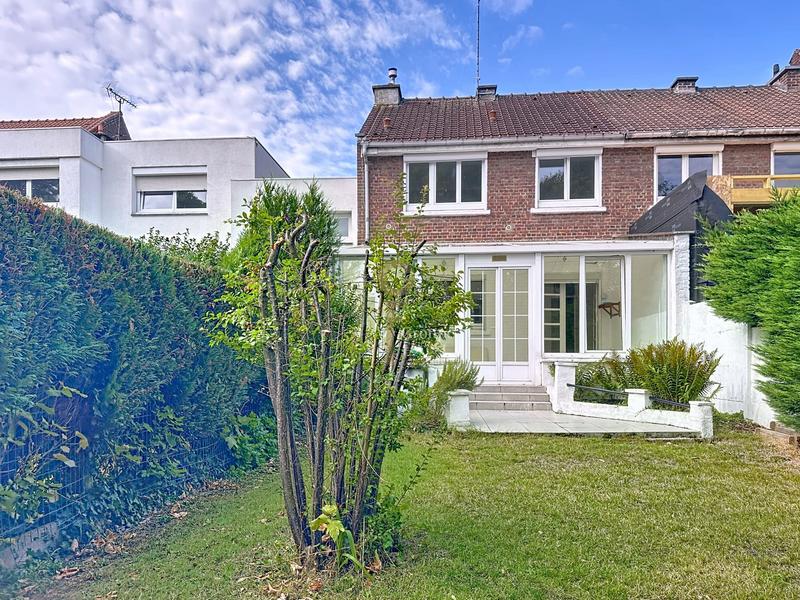 Maison - 93 m² - 4 pièces