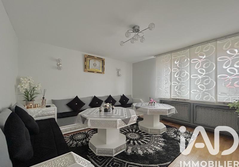 Maison - 260 m² - 10 pièces