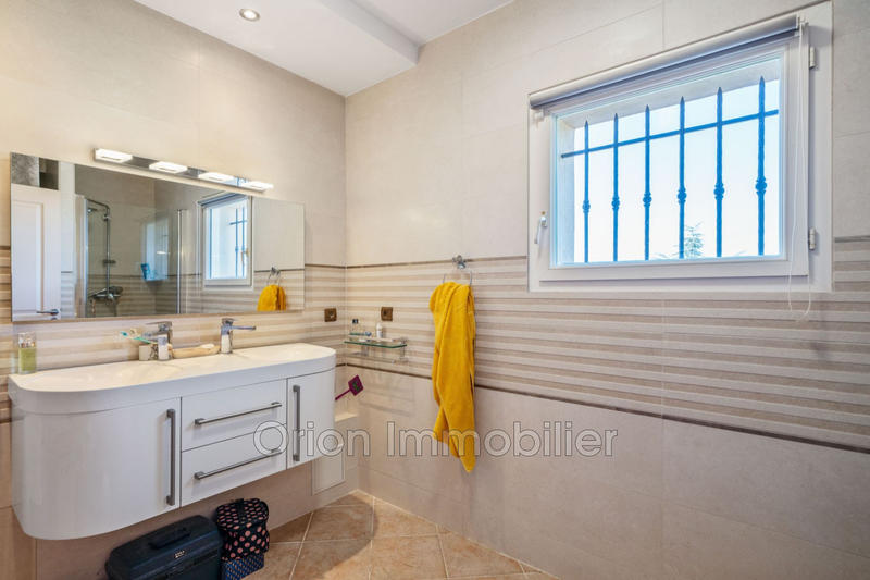 Maison - 201 m² - 9 pièces