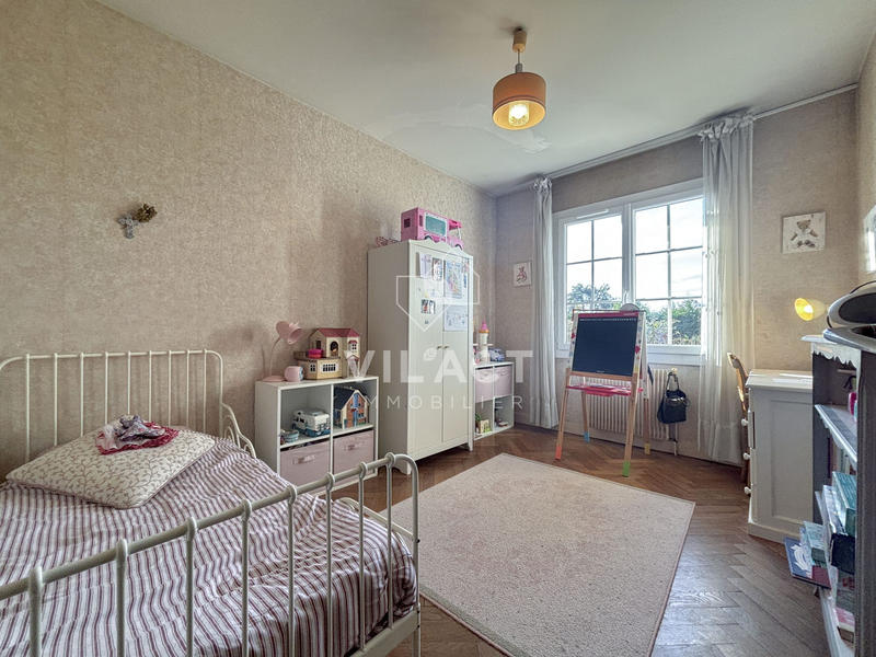 Maison - 200 m² - 7 pièces