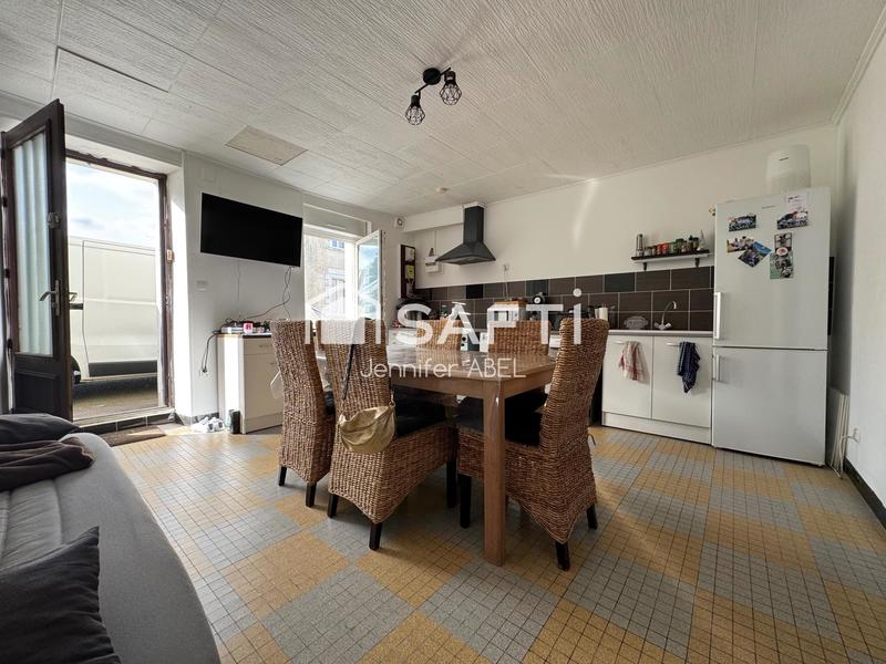 Maison - 250 m² - 5 pièces