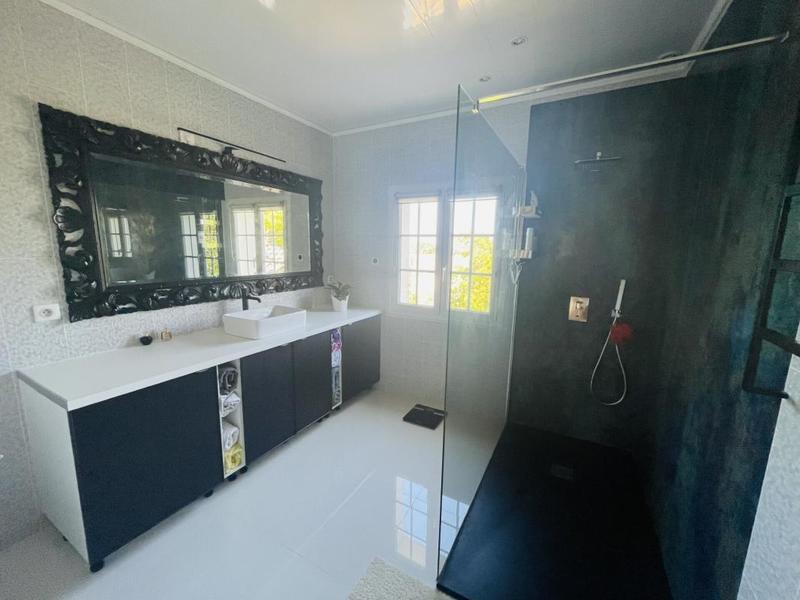 Maison d'architecte - 174 m² - 4 pièces