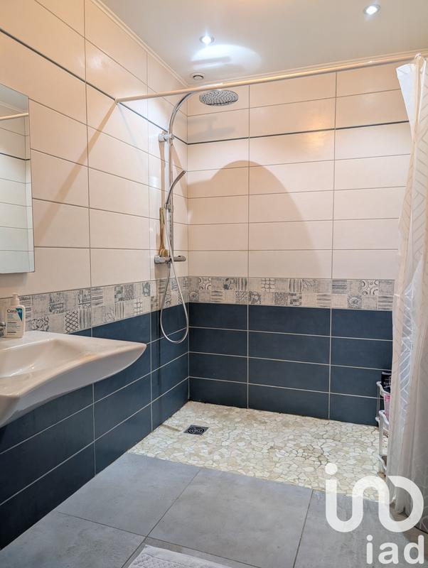 Maison - 240 m² - 8 pièces