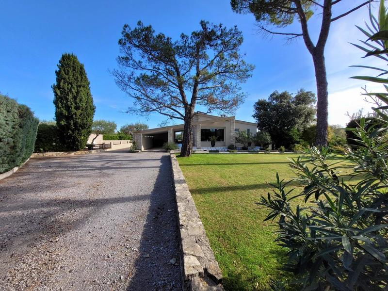 Villa - 207 m² - 9 pièces