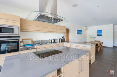 Maison - 194 m² - 5 pièces