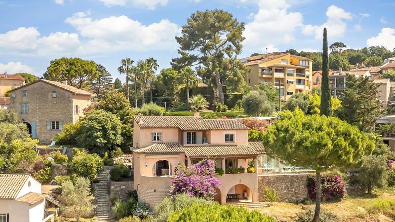 Maison - 283 m² - 6 pièces