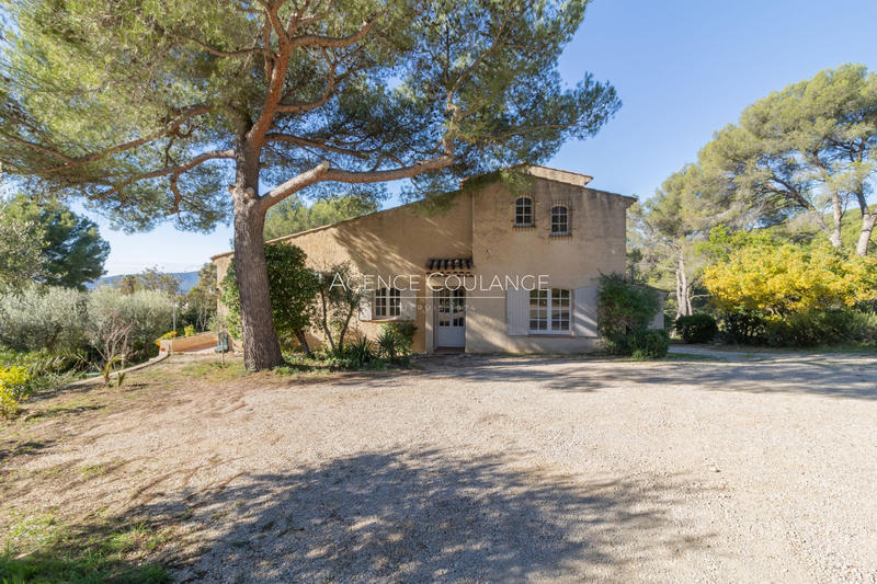 Maison - 276 m² - 5 pièces