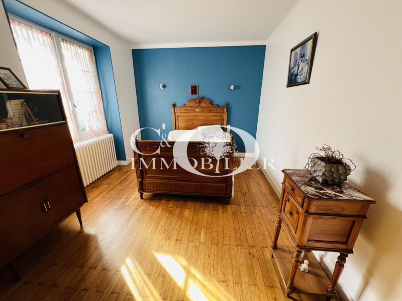 Maison - 176 m² - 9 pièces