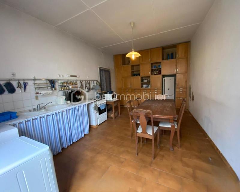 Maison - 303 m² - 11 pièces