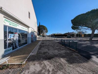 Local commercial - 132 m² - 4 pièces