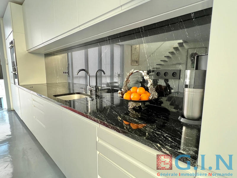 Maison - 217 m² - 6 pièces