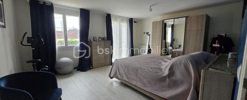 Maison - 182 m² - 8 pièces