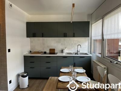 Appartement - 80 m² - 5 pièces