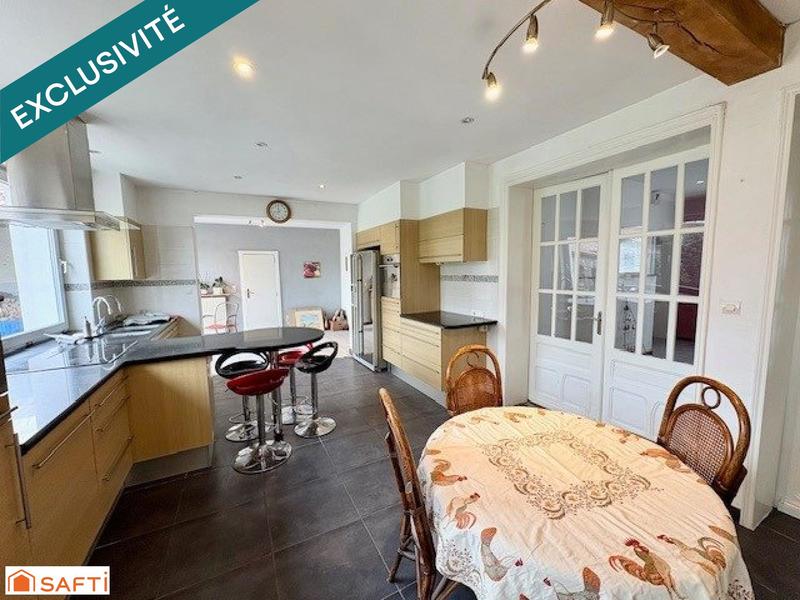 Maison - 293 m² - 9 pièces