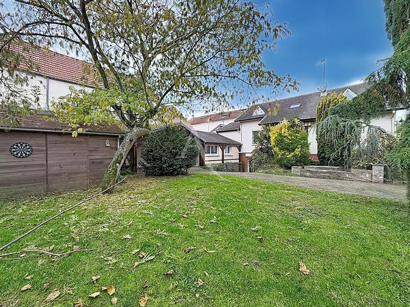 Maison - 185 m² - 8 pièces