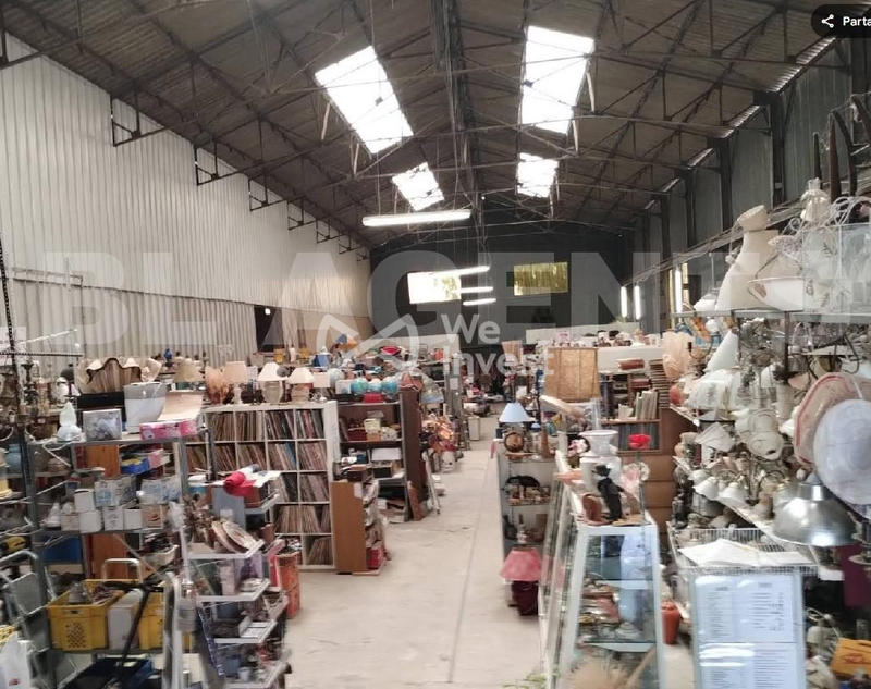 Local commercial - 1 200 m²