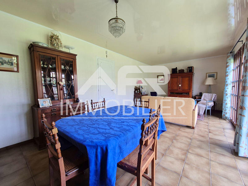 Maison - 90 m² - 5 pièces