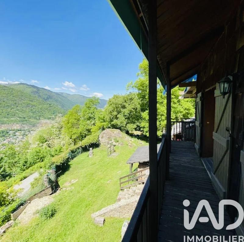 Maison - 300 m² - 9 pièces