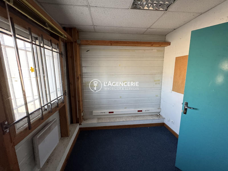 Local commercial - 1 181 m²