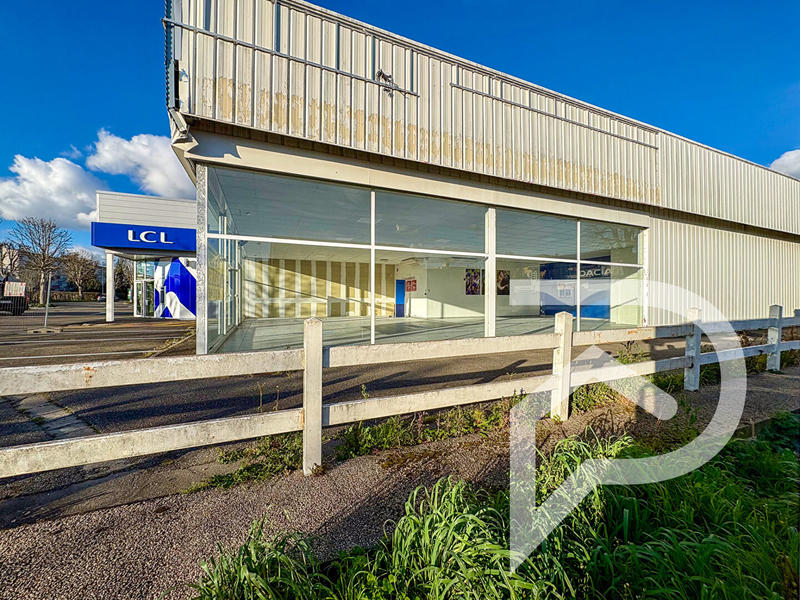 Local commercial - 324 m² - 1 pièce