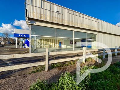 Local commercial - 324 m² - 1 pièce