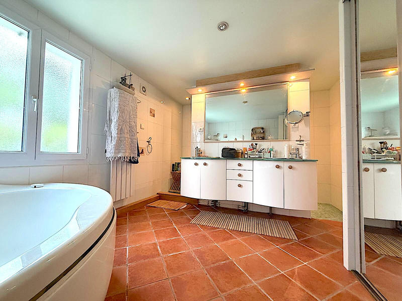 Maison - 190 m² - 6 pièces