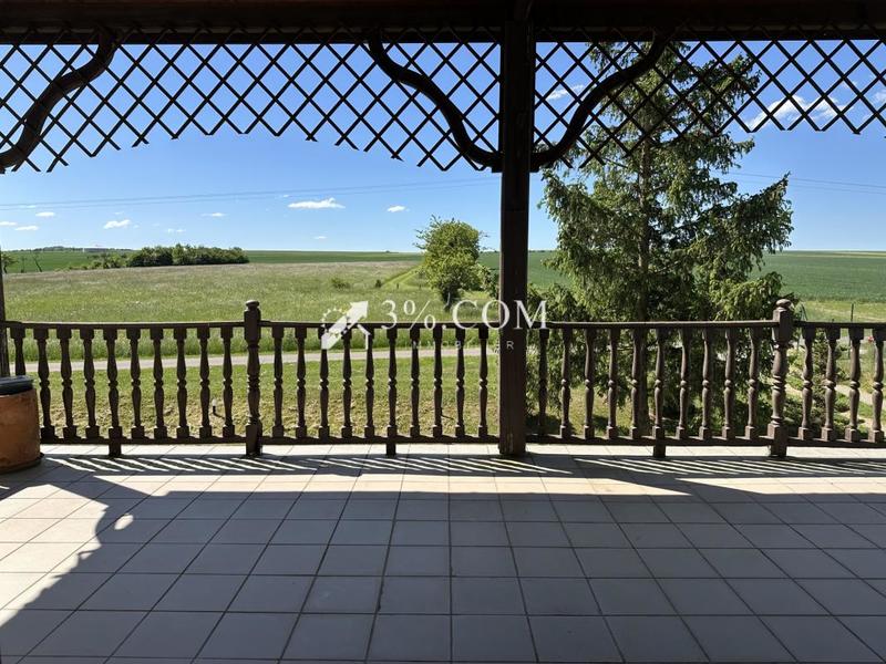 Maison - 639 m² - 12 pièces