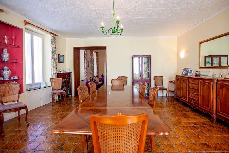 Propriété - 350 m² - 8 pièces