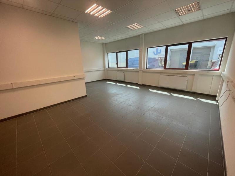 Local commercial - 679 m²