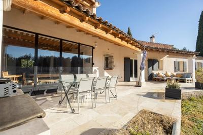 Maison - 225 m² - 8 pièces