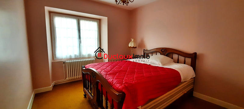 Maison - 220 m² - 10 pièces