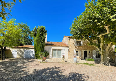 Maison - 250 m² - 6 pièces