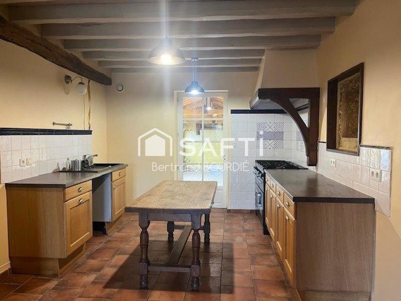 Maison - 310 m² - 9 pièces