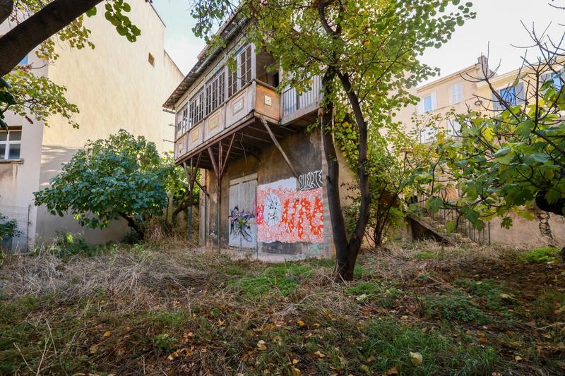 Maison - 247 m² - 2 pièces