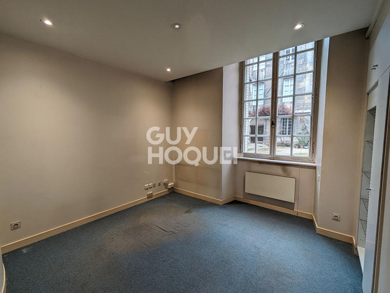 Bureau - 219 m² - 5 pièces