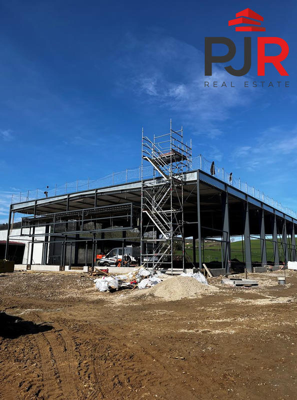 Local commercial - 1 240 m²