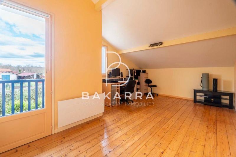 Maison - 184 m² - 6 pièces