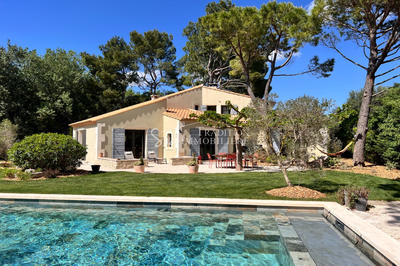 Maison - 210 m² - 8 pièces