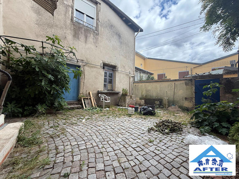 Maison - 250 m² - 7 pièces