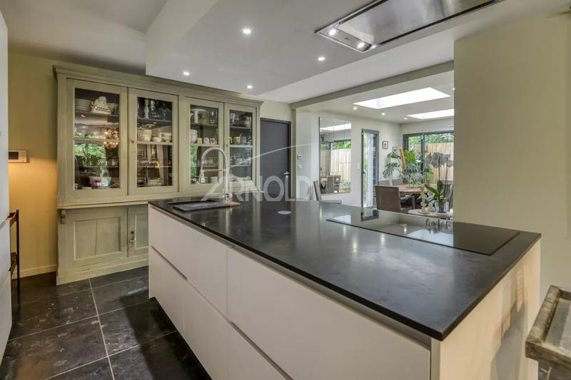 Maison - 191 m² - 8 pièces