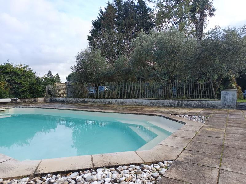 Maison de maîtres - 316 m² - 11 pièces