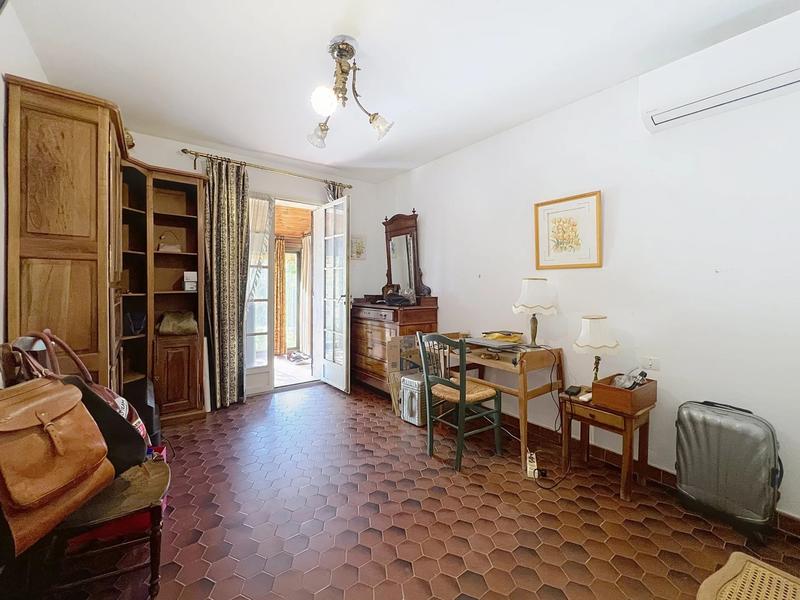 Propriété - 192 m² - 8 pièces