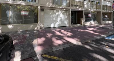 Local commercial - 350 m² - 4 pièces