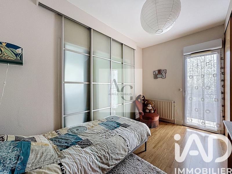 Maison - 231 m² - 7 pièces