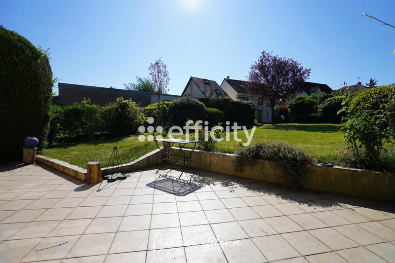 Maison - 93 m² - 4 pièces